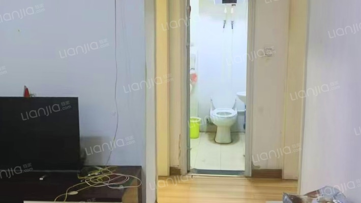 物探技校院内，小两居安静舒适，南北通透采光好-客厅