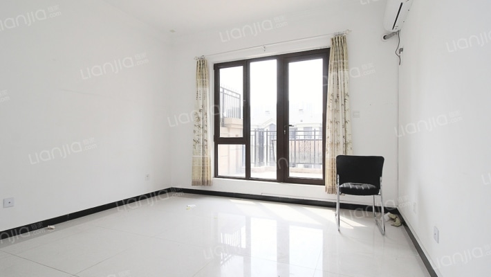 南北通透大户型洋房，采光好，视野好  带阁楼-卧室A