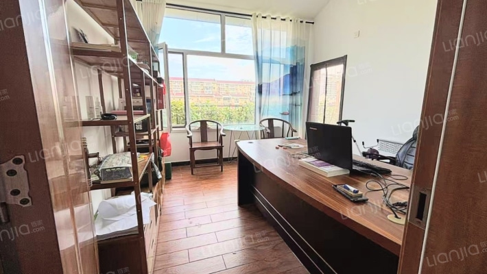 户型方正   房子格局合理采光全天-卧室A