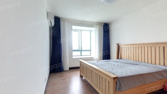 白马湖小区凤凰苑二手房实景图