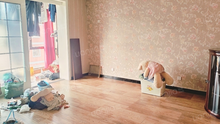 房子是满五年的本 随时能过户户型采光很好 集中供暖-卧室C