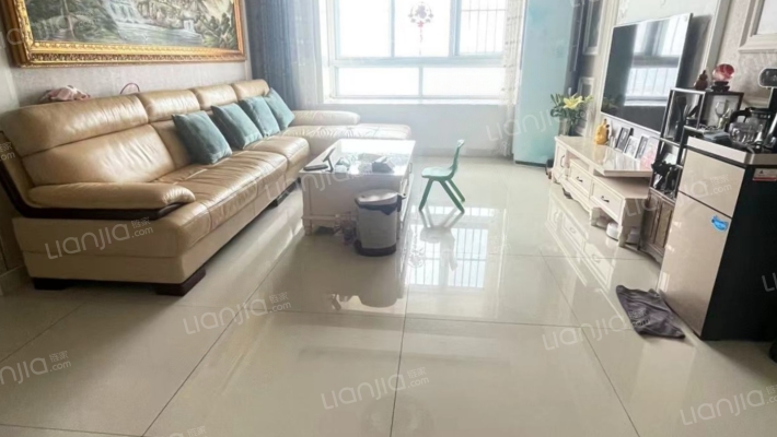 君临公寓二手房实景图