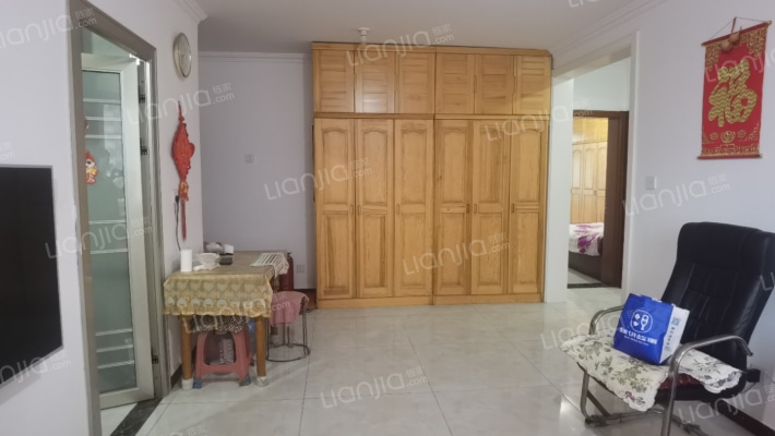 水岸花城精装两居室，大社区集体供暖，交通便利-餐厅