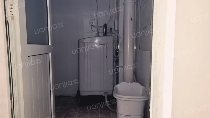 涿州开发区 好位置 新怡佳园南向两居出售-卫生间