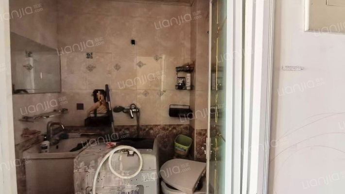 水岸花城 2室1厅 南-卫生间