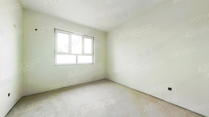 桃园区 高层带电梯 有车位 地下室 南北通透三居-卧室C