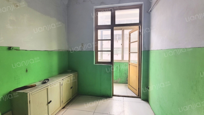 饮食服务公司家属楼二手房实景图