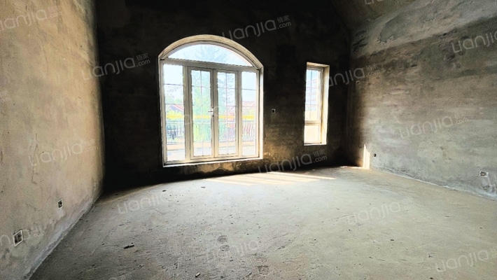 独栋别墅北入户南花园一层二个卧室二楼二个卧室满五年-卧室B