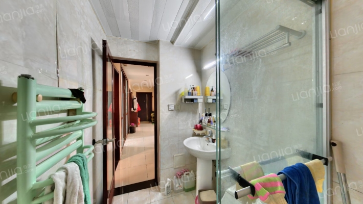 名流枫景洋房，一层带小院，德信公园南门-卫生间A