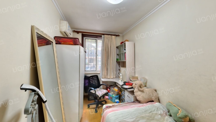 名流枫景洋房，一层带小院，德信公园南门-卧室C