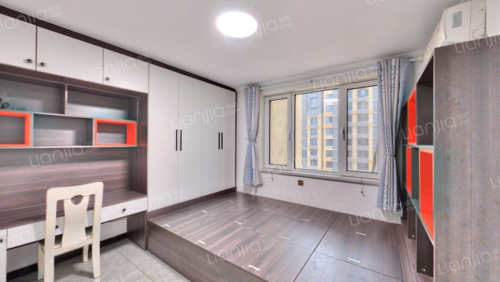 翡翠滨江，精装修，南北通透三居，看房方便-卧室C