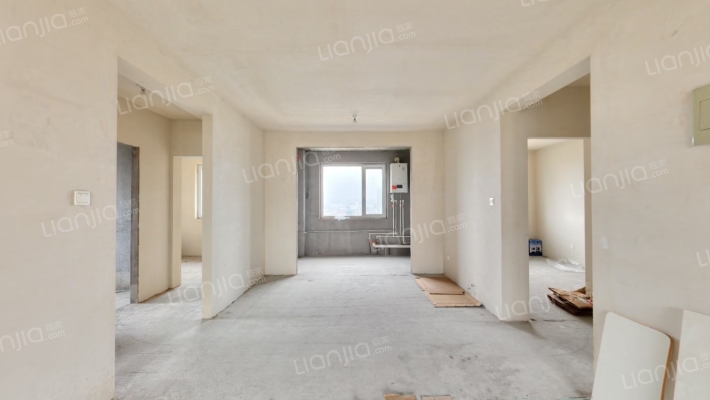 南北通透三居室，明厨明卫，采光视野好。-客厅