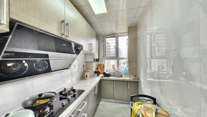 精装修 东南两居 中层 精装修 满二 拎包入住-厨房