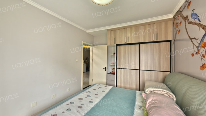 精装修 东南两居 中层 精装修 满二 拎包入住-卧室A