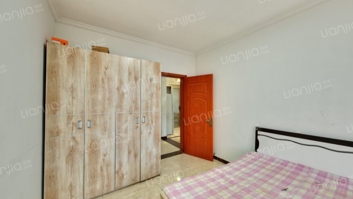 南北三居高楼层满二全天采光无遮挡，-卧室C