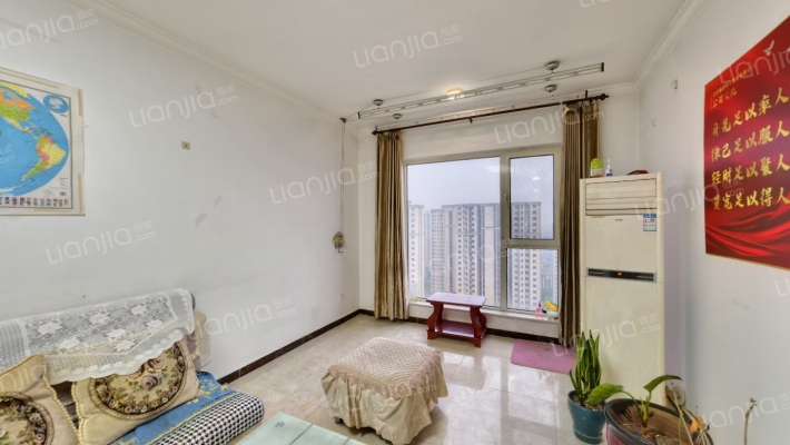 南北三居高楼层满二全天采光无遮挡，-客厅