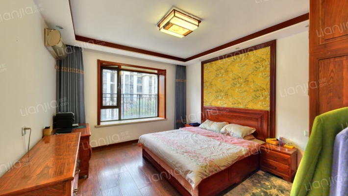 南北向的户型，户型方正，精装修-卧室C