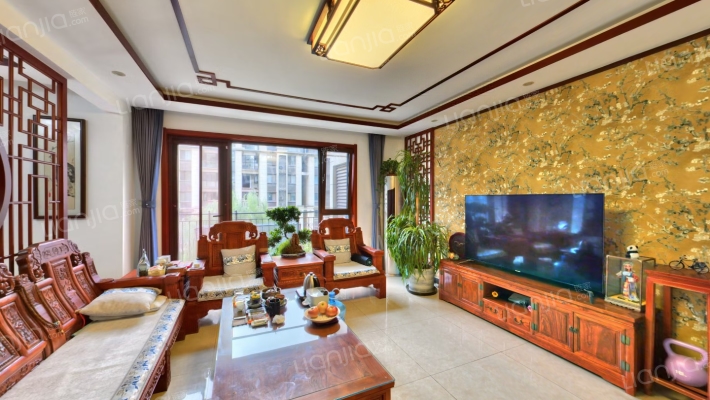 南北向的户型，户型方正，精装修-客厅