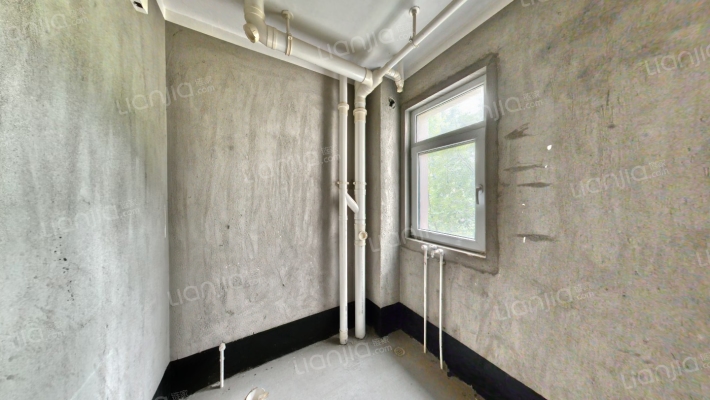 洋房，一梯两户，高铁商圈，南北通透-卫生间A