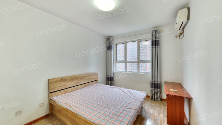 南向两居 简单装修 满二税少 24小时安保-卧室B