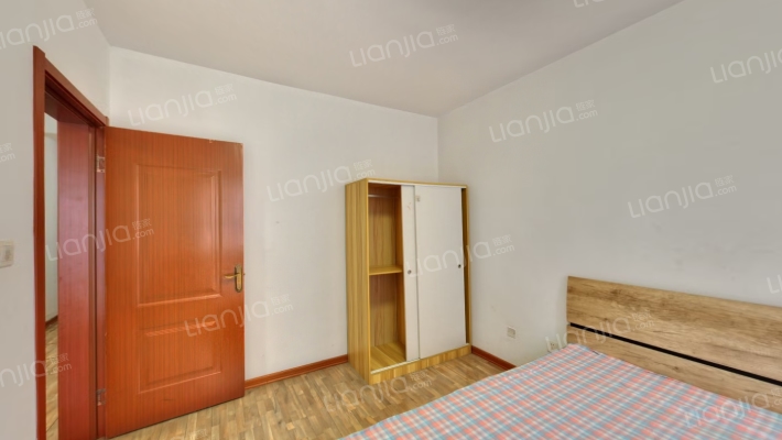 南向两居 简单装修 满二税少 24小时安保-卧室B