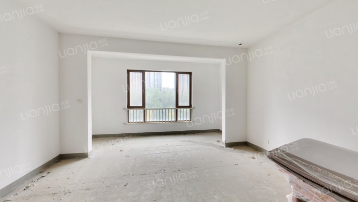 鸿坤理想湾南区 4室2厅 南 北-客厅