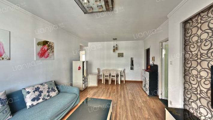 70年大产权朝 南户型 房本满五 配套齐全-客厅