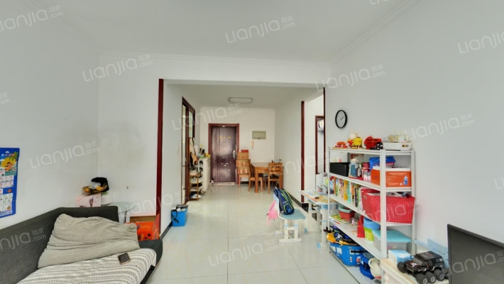 此房全南两居，自住装修拎包入住，满五，有车位-客厅