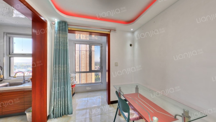 房子南北通透大三居，简单装修，带车位。-餐厅