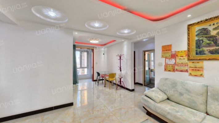 房子南北通透大三居，简单装修，带车位。-客厅