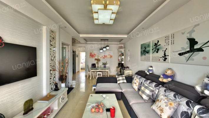 全屋家具家电全部留下  包含地下室    契税票满五唯一-客厅