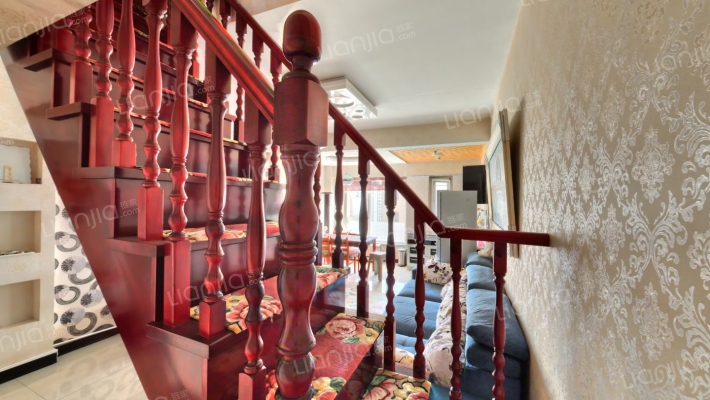 钻石广场南北二居室，上跃，房本满五唯一，集中供暖-客厅A