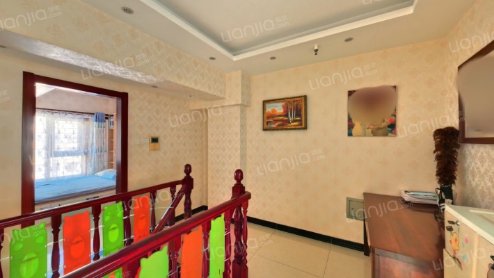 钻石广场南北二居室，上跃，房本满五唯一，集中供暖-客厅B