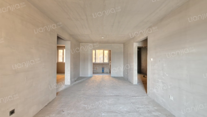 此房业主直售，3居2卫，南北通透，-客厅