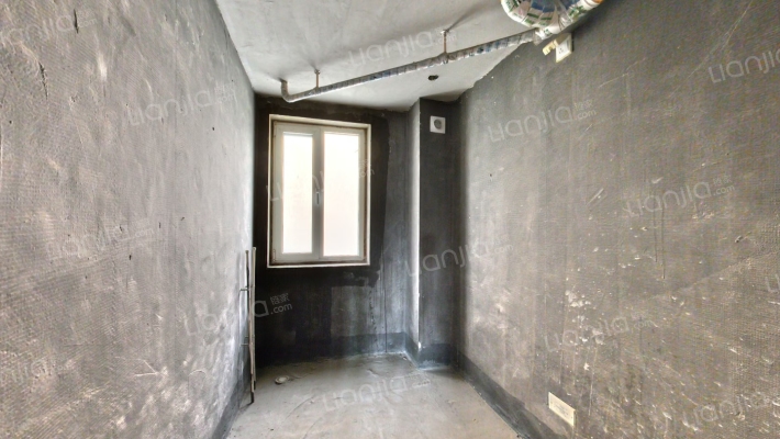 此房业主直售，3居2卫，南北通透，-卫生间B