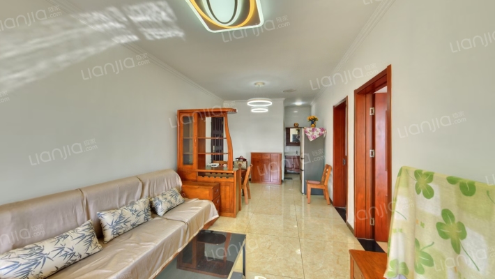 狮子城东南两句满二看房需提前约-客厅