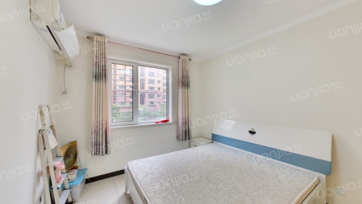 开发区钻石广场精装修两居室家具家电齐全拎包入住-卧室B