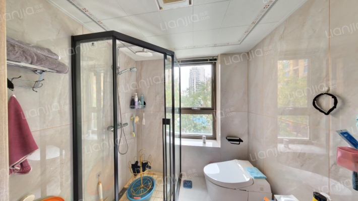 君悦广场商圈 高品质社区 ，南北通透三居室 精装修-卫生间B