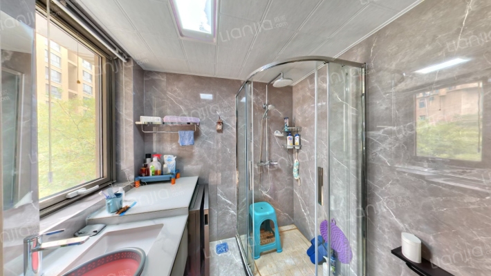 君悦广场商圈 高品质社区 ，南北通透三居室 精装修-卫生间A