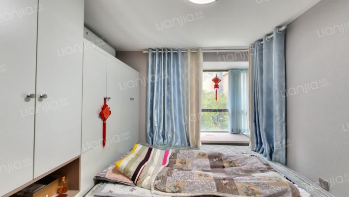 君悦广场商圈 高品质社区 ，南北通透三居室 精装修-卧室A