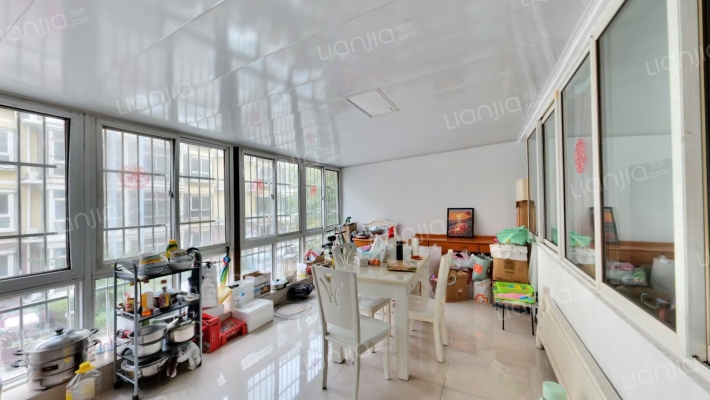 双语旁边的南北通透两居 好楼层 业主诚意出售-厨房