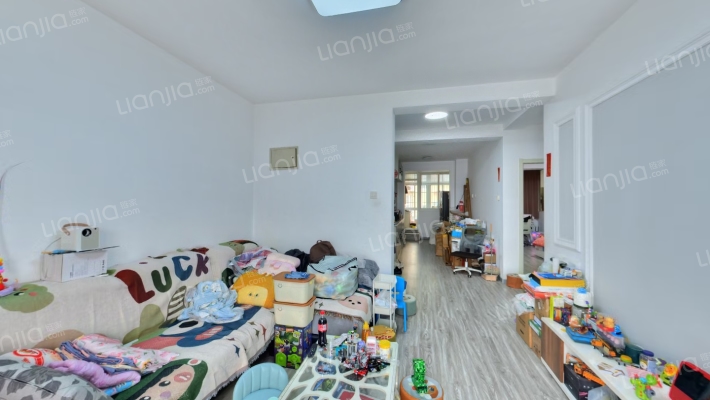 双语旁边的南北通透两居 好楼层 业主诚意出售-客厅