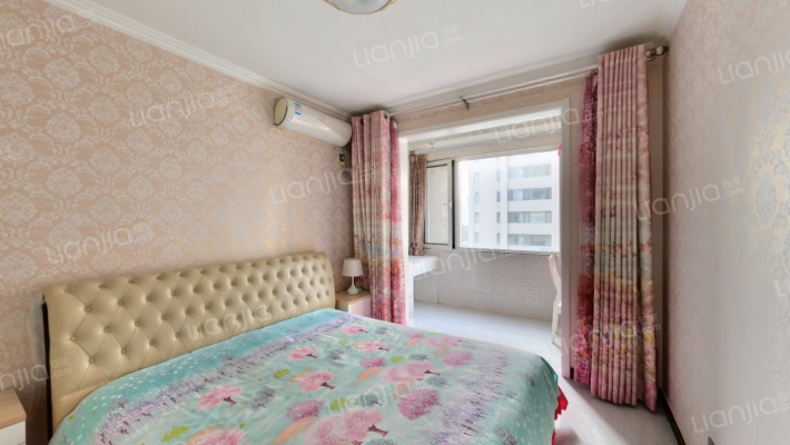 金竹花园大两居精装修      出售-卧室A