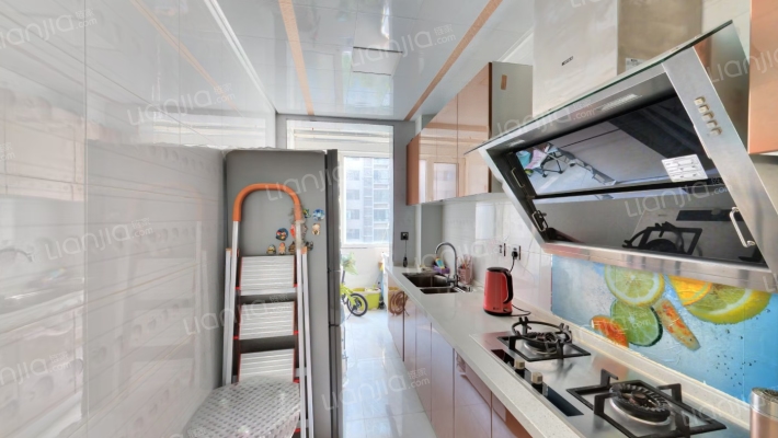 金竹花园大两居精装修      出售-厨房