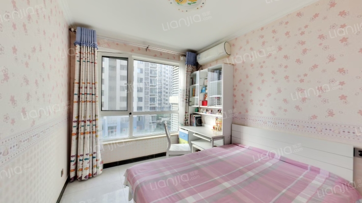 金竹花园大两居精装修      出售-卧室B