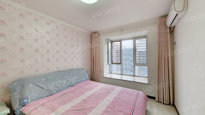 华阳路 南北通透大两居 自住装修拎包入住-卧室B