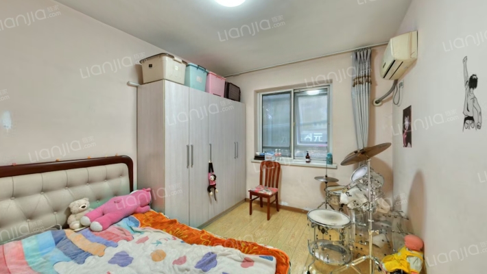 房子中低楼层，采光好，物业费低-卧室A