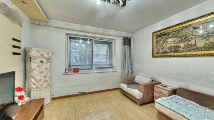 房子中低楼层，采光好，物业费低-客厅