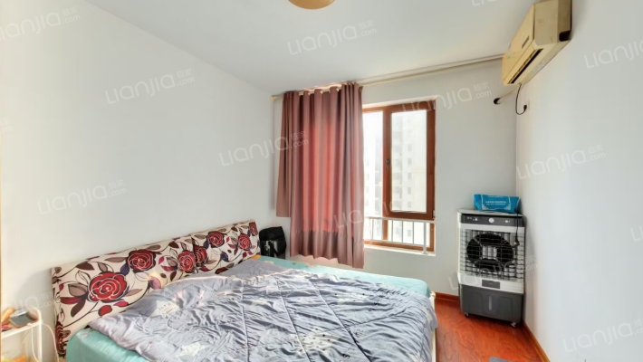 户型方正，采光充足，带装修，视野开阔-卧室A