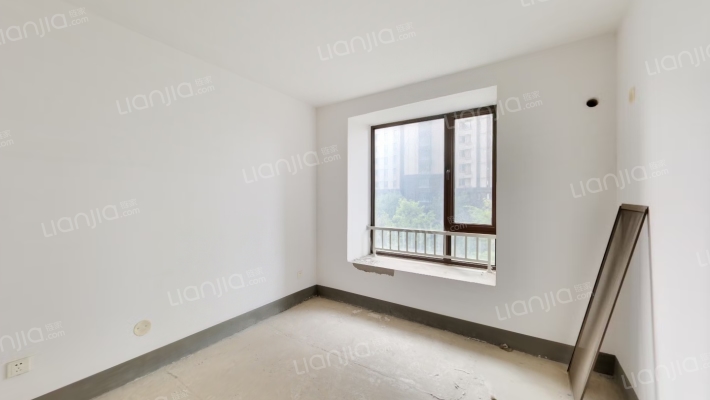 适合通勤的三居，南北通透，低楼层，品牌物业，-卧室C